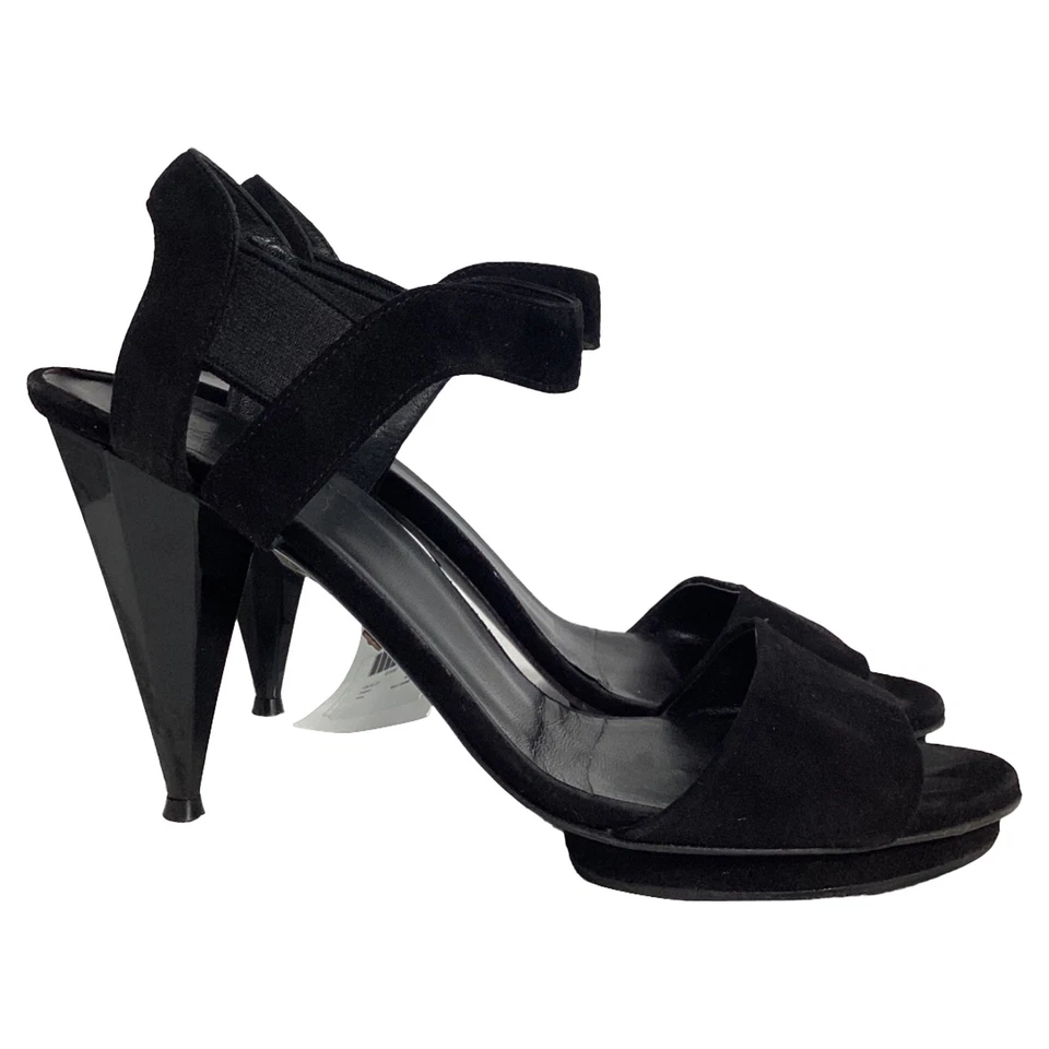 Gucci Platform Sandals W/ Pyramid Style Heels In Suede Women Black Size 37