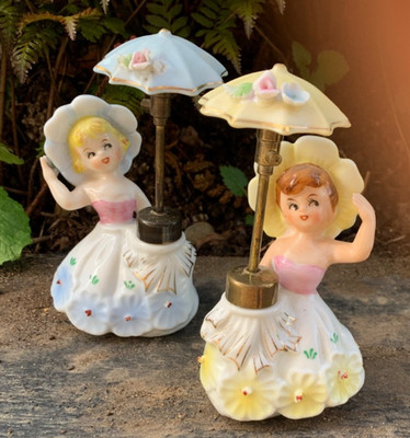 2 Vintage 50er 60er Japanischer Porzellan Regenschirm Blumenmädchen Zerstäuber Parfum
