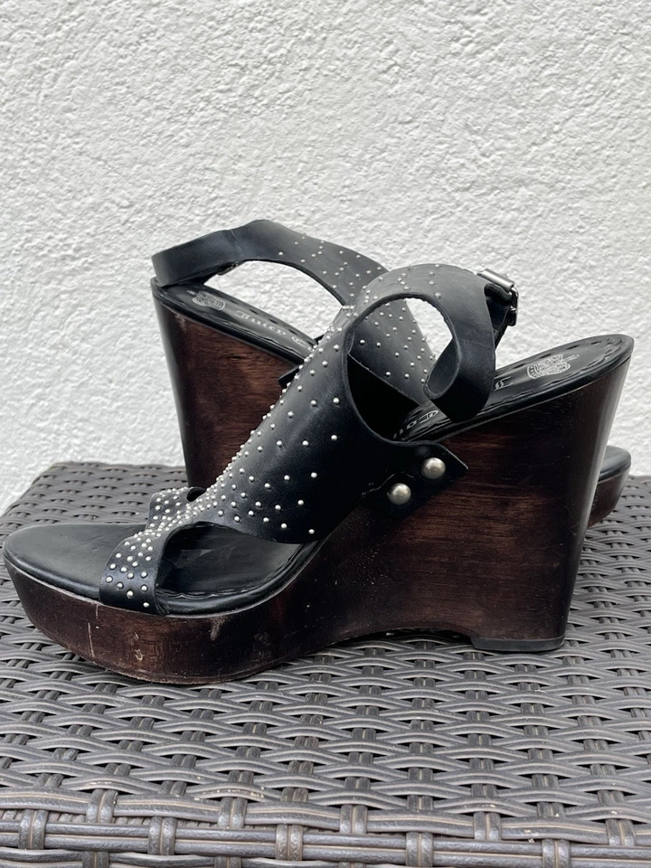 Juicy Couture Black Leather Wedges 9.5 Studded Wood High Heels Buckle Womens - Image 4 of 4