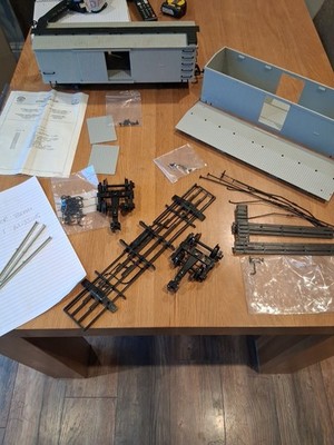 Bachmann Spur G Bausatz gebaute Kastenwagen x 2 1 gebauter Türbalken fehlt siehe Bilder LR903