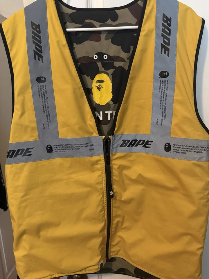 CHALECO UTILITARIO BAPE CAMO REVERSIBLE Foto 2 de 2