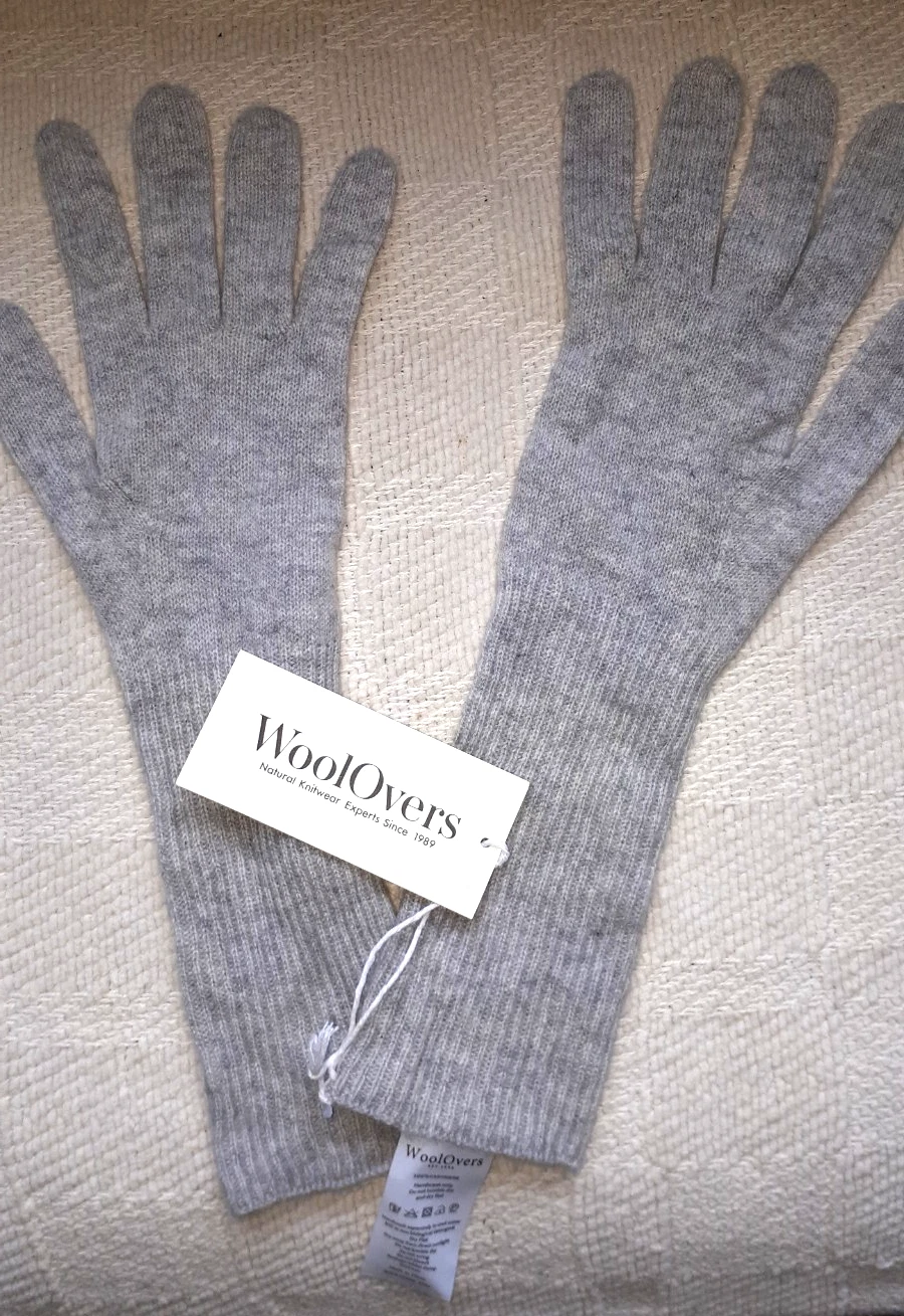 BNWT Ladies WOOLOVERS Glass Grey 100% Cashmere long rib gloves One Size
Opens in a new window or tab