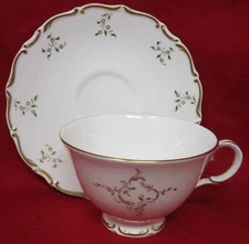 Royal Doulton Monteigne Footed Cup & Saucer Set 5596661 Bone China H.4594