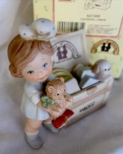 Enesco Memories of Yesterday 527300 ‘Girl w/Toy Chest’ in Original Packaging Box