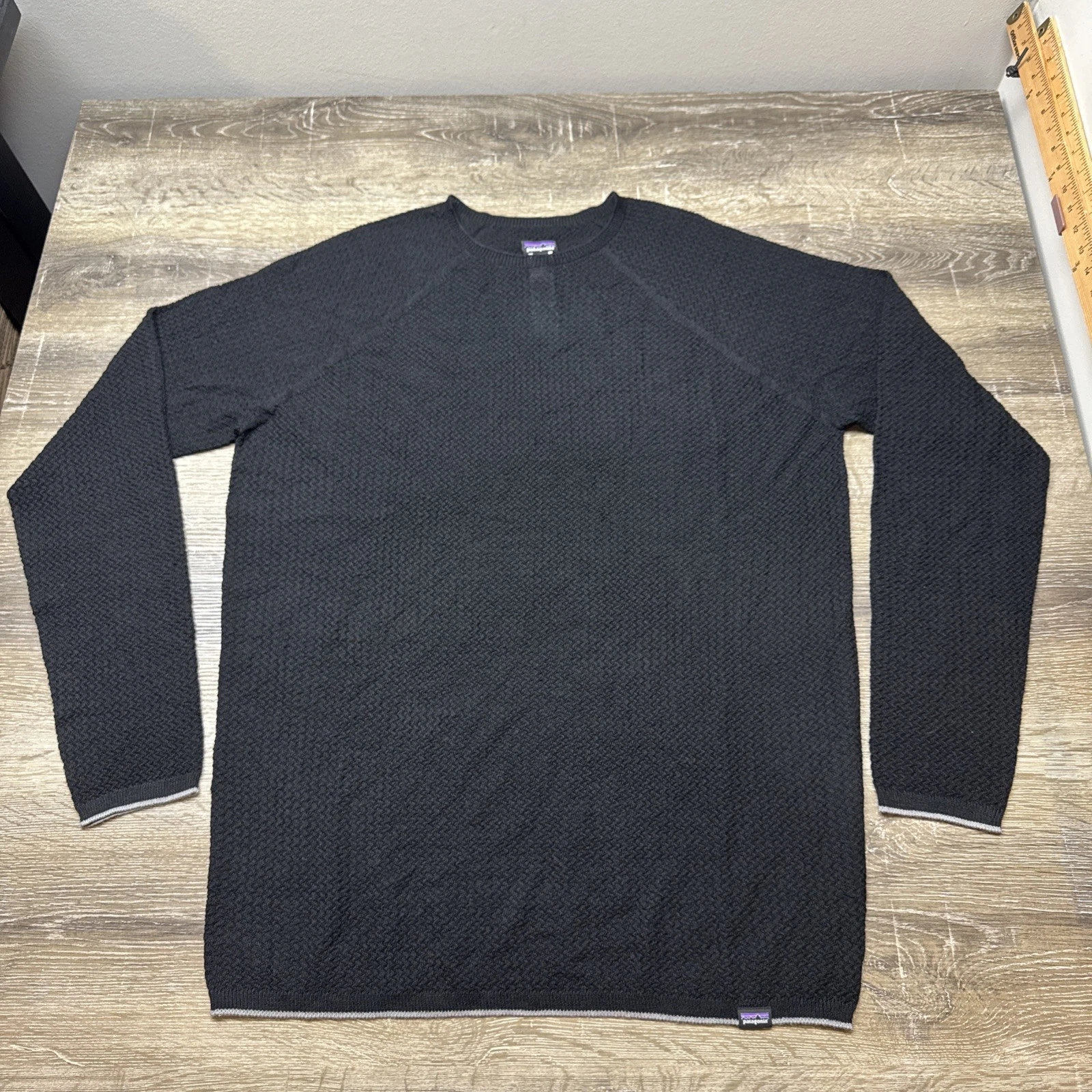 Patagonia Capilene Air Crew Long Sleeve Base Layer Merino Wool Men’s 2XL Black
Opens in a new window