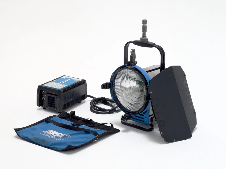 ARRI M-18 High Speed Ballast + Head Feeder + Barndoor + Spare Bulb (low hours) - Image 2 of 4