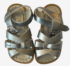 SALT WATER ORIGINAL PEWTER SILVER LEATHER SANDALS TODDLER GIRLS SIZE 8 HOYWAY 7