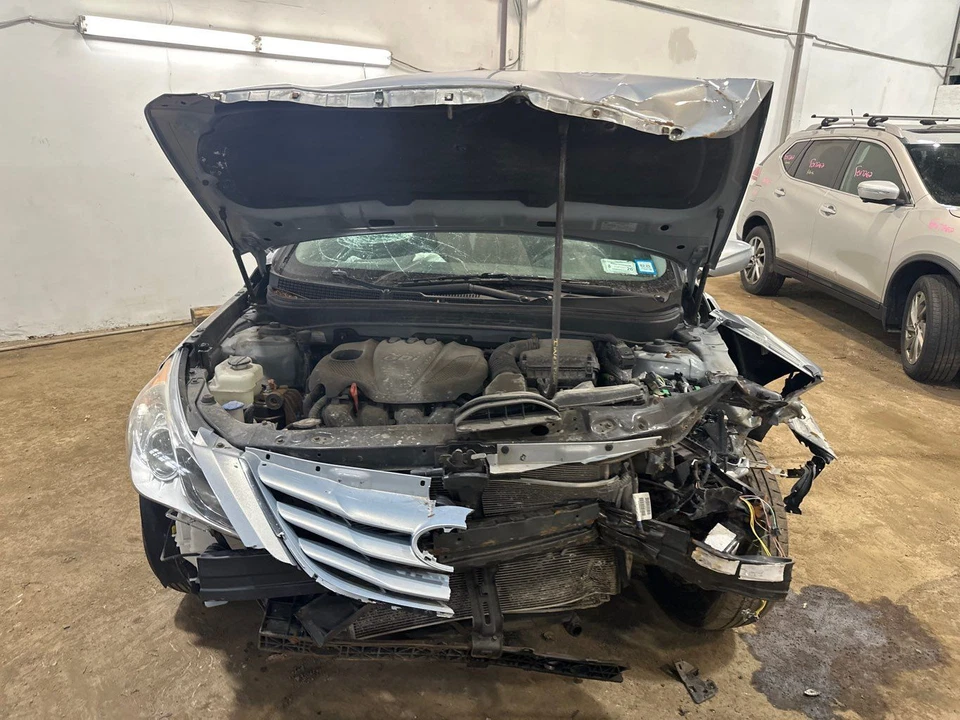 Alternador usado serve: 2013 Hyundai Sonata VIN C 8º dígito grau A - Imagem 2 de 4