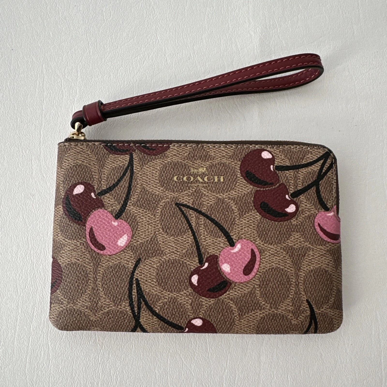 NUOVO COACH Portafoglio da polso con zip angolare firma stampa ciliegia custodia CZ450