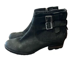 Sorel Black Leather booties with Buckkles size 11 women