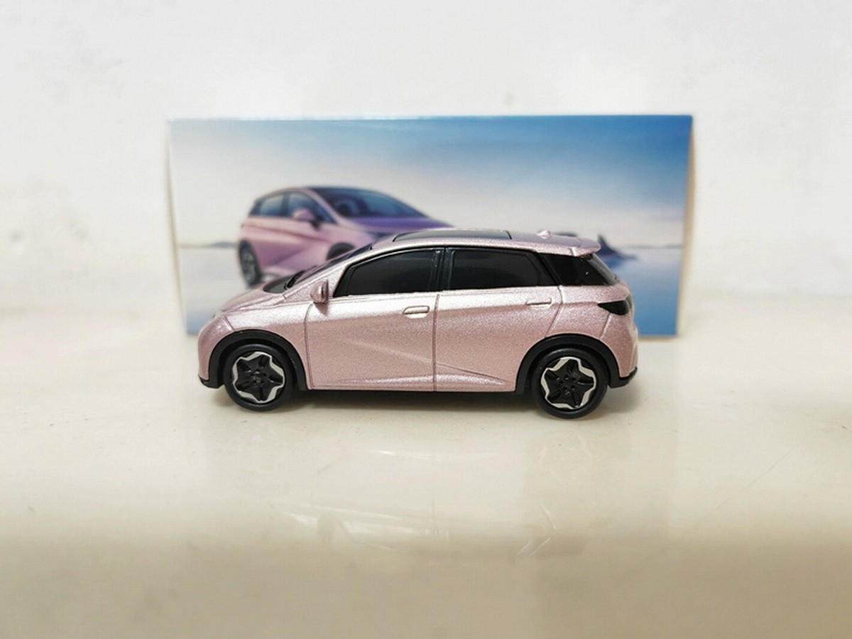 1/64 Scale BYD Dolphin Pink Diecast Car Model Toy Collection Gift