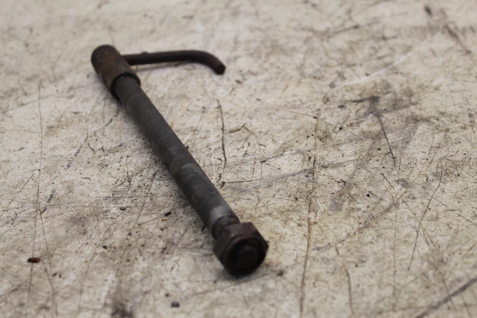 1985 YAMAHA IT200 FRONT WHEEL RIM AXLE PIVOT BOLT C3D - Изображение 4 из 4