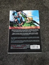 Earth 2 Vol 2: The Tower of Fate (DC Comics, June 2014) New 52 Trade Paperback