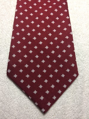 VINTAGE MACYS MENS TIE 4.5 X 57 RED WITH WHITE