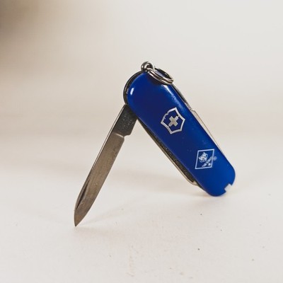 Swiss Army Knife Victorinox 58mm Classic SD Blue CUB SCOUTS WOLF Logo