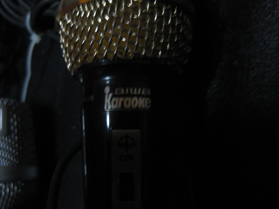 Alte Mikrofone Shure,Telefunken,Grundig und andere insgesamt 9 Stück - Bild 3 von 4