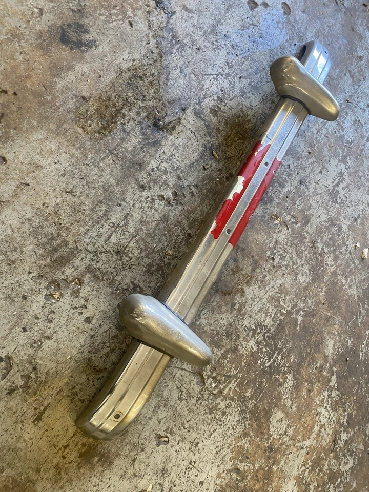 Parachoques trasero 1955-62 MG MGA con anuladores usado original OEM Foto 3 de 4