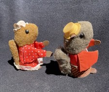 Vintage Fisher Price Woodsey Squirrel Grandpa Mom/Mother Finger Puppet 1978