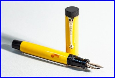 1920s PARKER DUOFOLD JR. Lucky Curve Füller in Mandarin Gelb F 14K Gold Feder