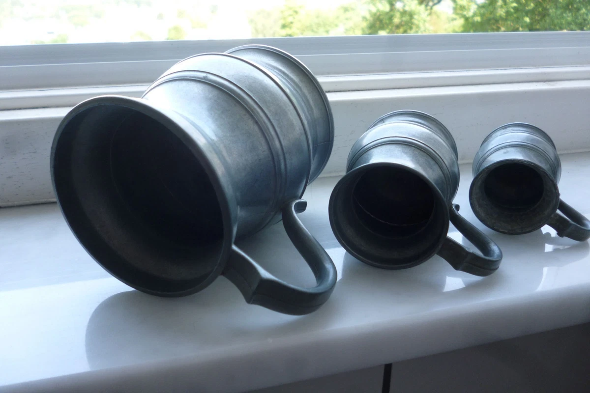 3 Zinnkrüge /Kännchen mit Engel gestempelt / kleines Konvolut / 360g