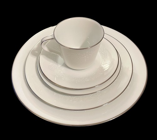Set Of 4 Vintage Noritake REINA 6450Q 5 Piece Place Setting Excellent - Picture 8 of 9