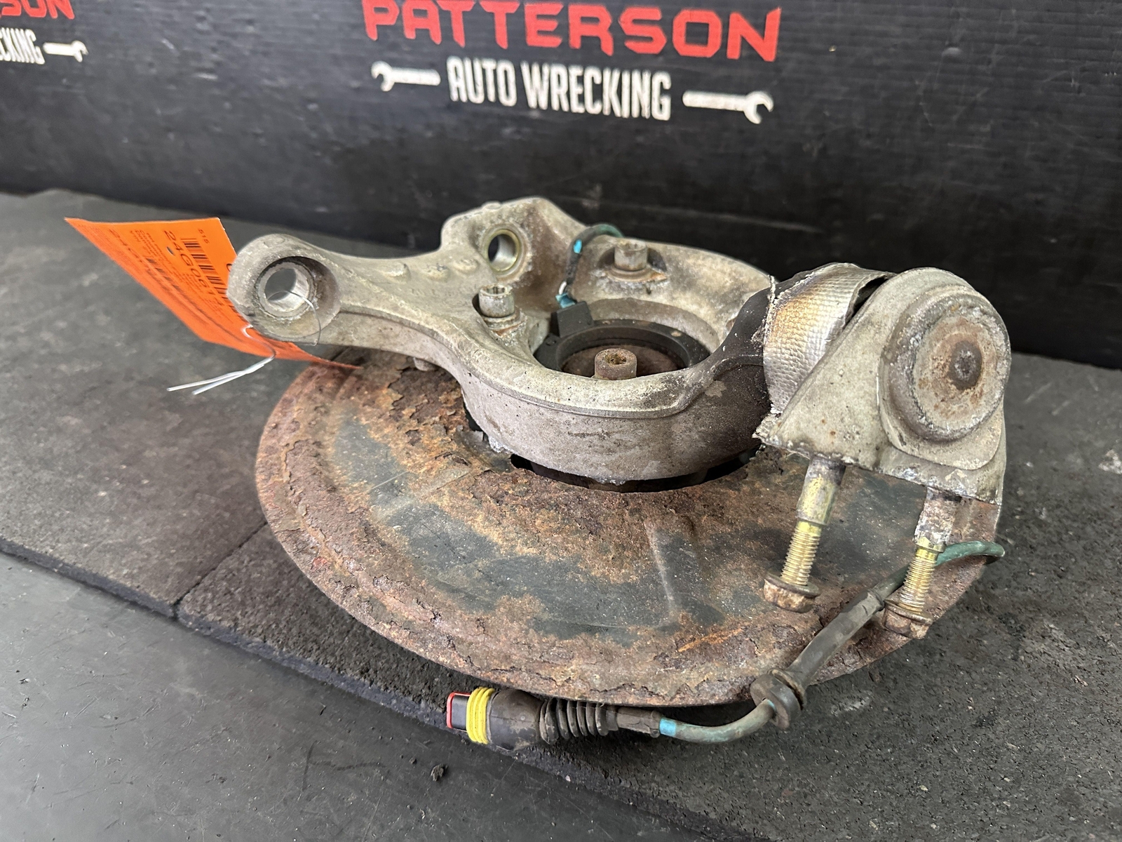 03-07 MASERATI COUPE GET FRONT PASSENGER RIGHT RH STEERING KNUCKLE