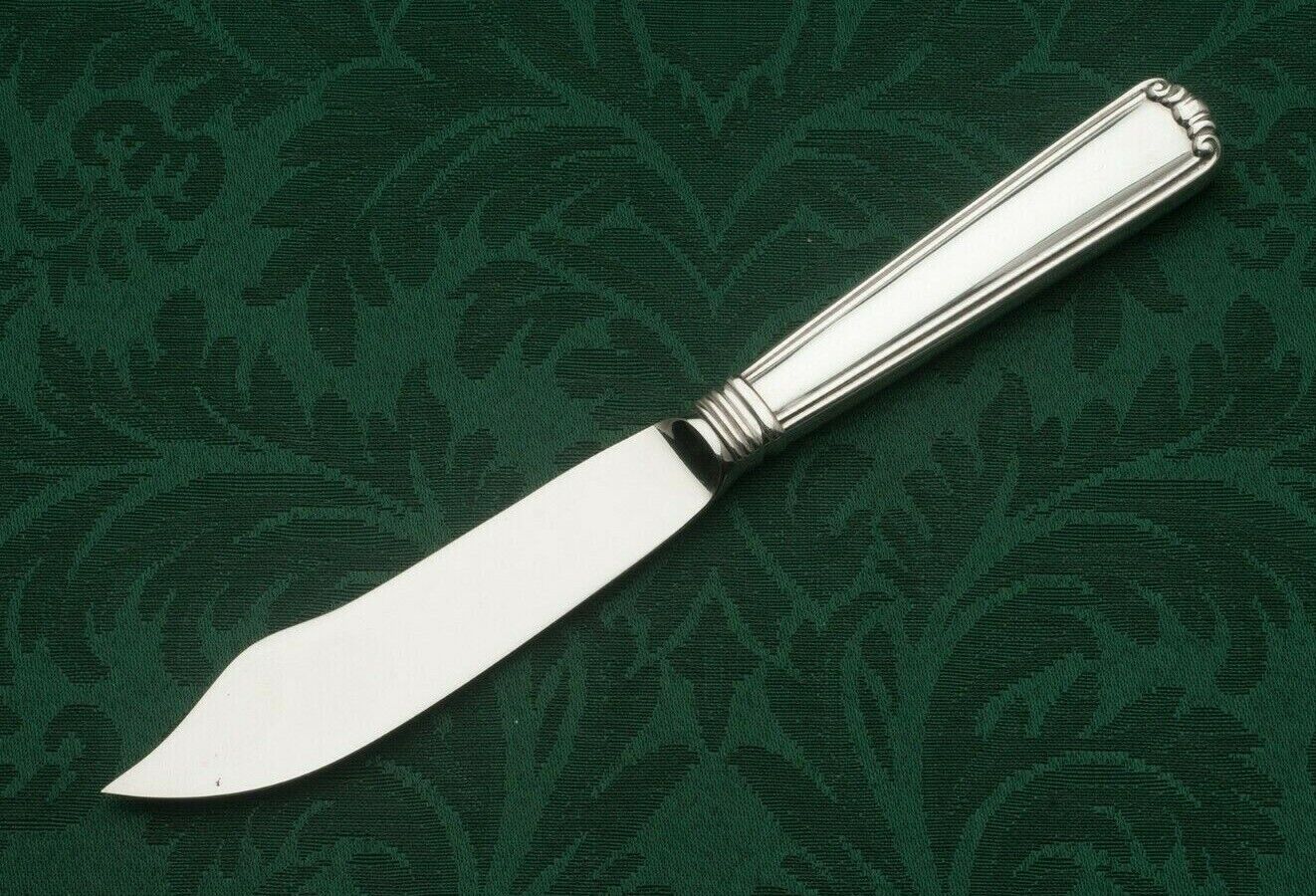 Embassy Scroll by Lunt Sterling Silver individual Fish Knife 7 7/8"