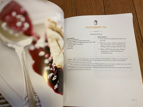 Amish Baking: Traditional Recipes for Bread, Cookies, Cakes, and Pies Cookbook - Foto 8 di 11
