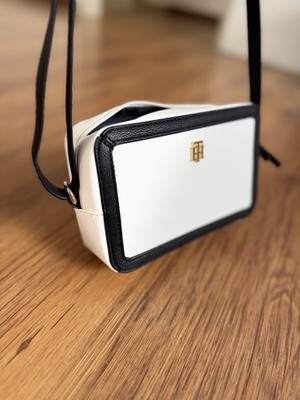 Tommy Hilfiger Tasche Damen Klein schwarz weiß