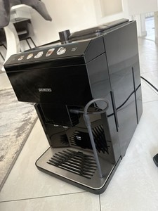 Siemens EQ.500 Kaffeeautomat - Schwarz (TP501R09)