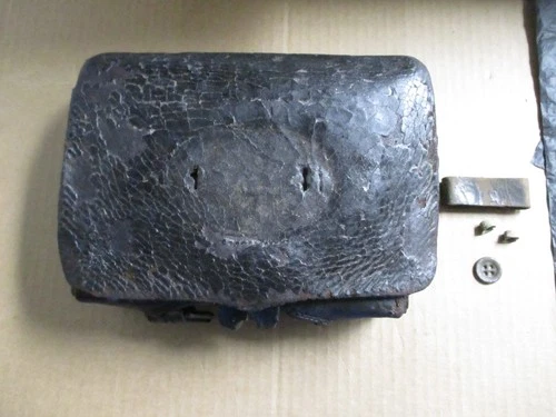 Civil War Union Model 1858 CS STORMS US Cartridge Box with tins & relics