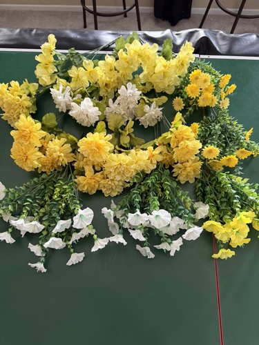 Mixed Artificial Flowers Yellow /White, Lot 16 Single Stems