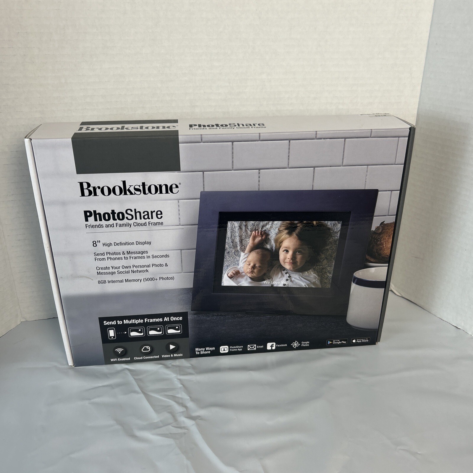 Brookstone PhotoShare 8” Smart Digital Picture Frame FSM08BLB Black NEW