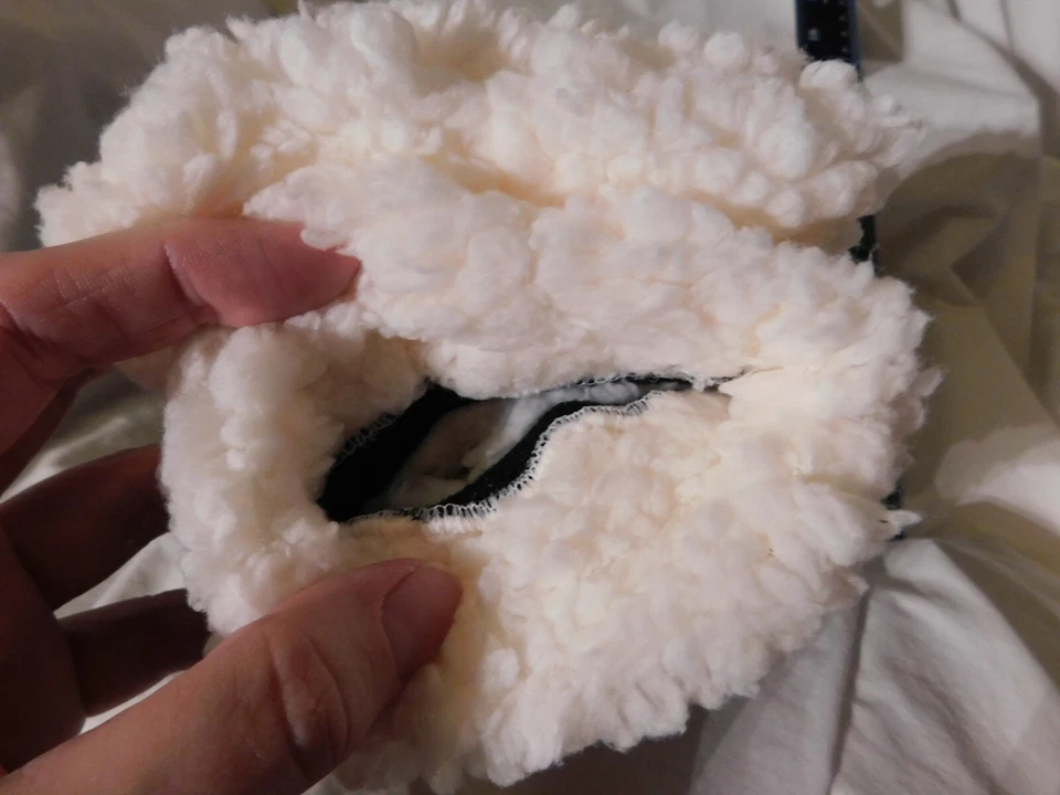 New 15" Adult Red & Black Elmo Tickle Me Sherpa Socks Sesame Street Tread Bottom Foto 4 de 4