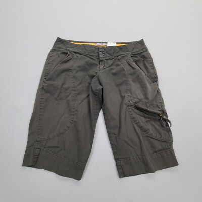 grey nike shorts with zip pockets