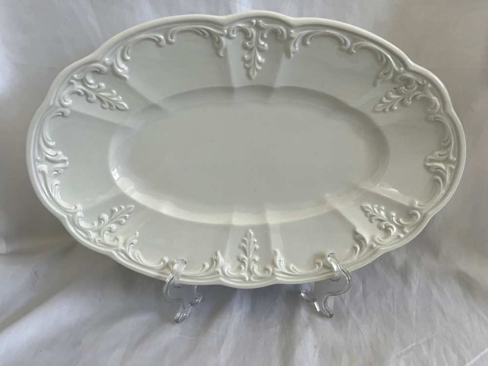 Elios Amora 16x10 white embossed scroll oval serving platter from Italy  