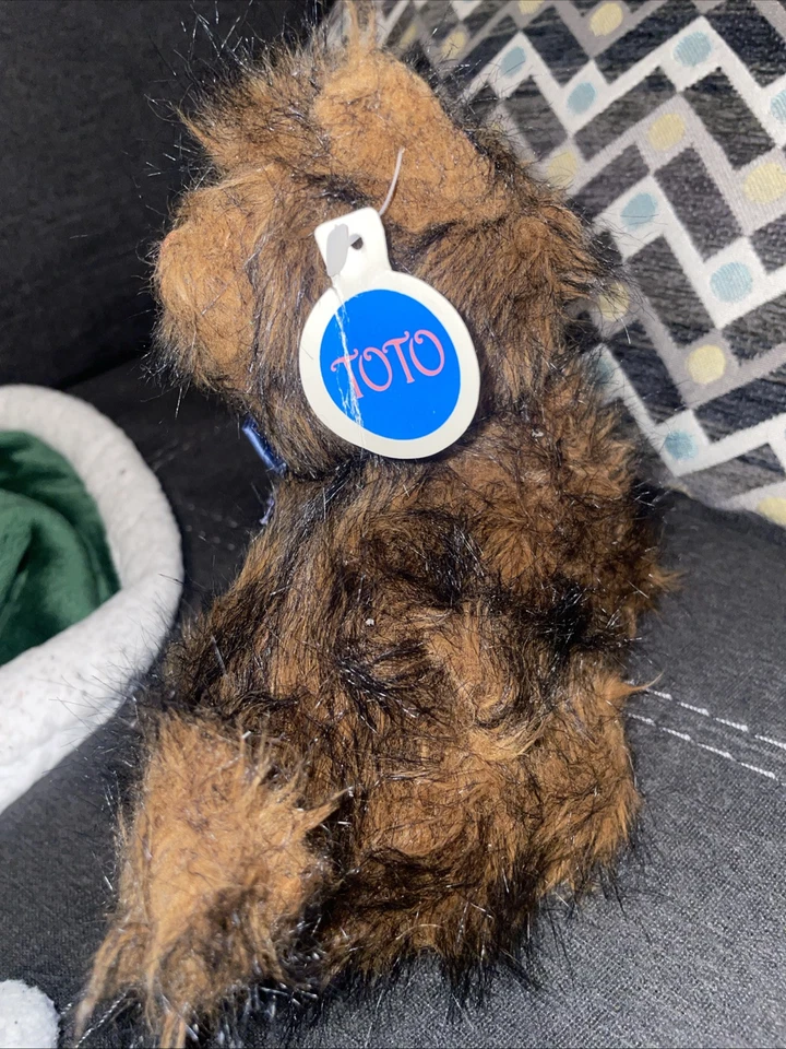 Vintage TOTO Wizard Of Oz Presents by Hamilton Gifts 1987 Dog Stuffed Animal - Image 4 of 4