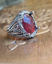 Vintage Style Silver Plated Ring with Red Faceted Glass Stone – Antique Look Jew