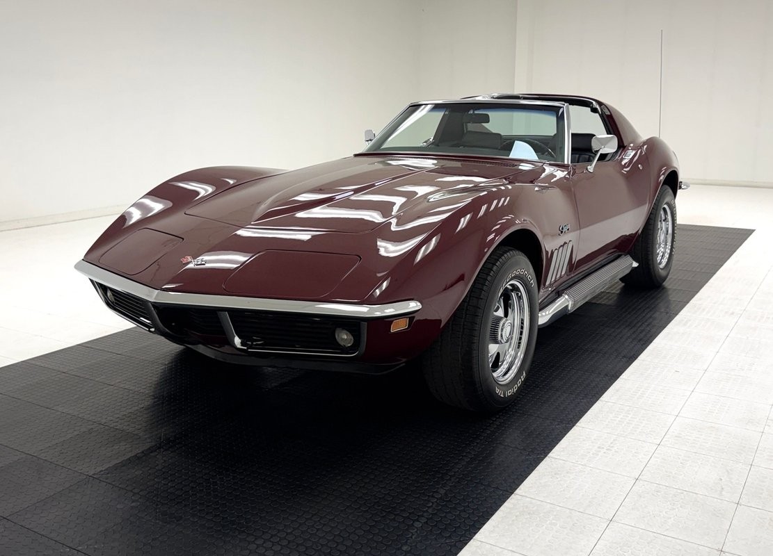 1969 Marlboro Maroon Chevrolet Corvette   | C3 Corvette Photo 2