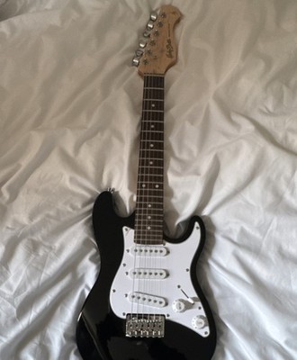 Harley Benton Standard Series E-Gitarre Solidbody schwarz 6-saitig Rechtshänder