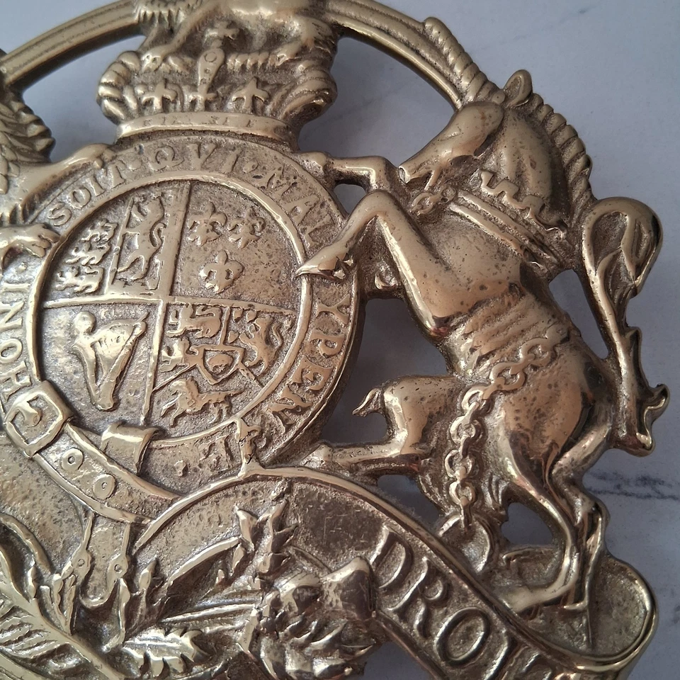 De colección Kings Arms Trivet Latón Pesado VA Metalcrafters Inc 1953 Unicornio Medieval A+! Foto 3 de 4