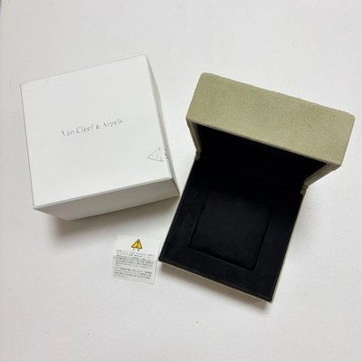Van Cleef & Arpels watch case empty box vintage storage deterioration mzmr A