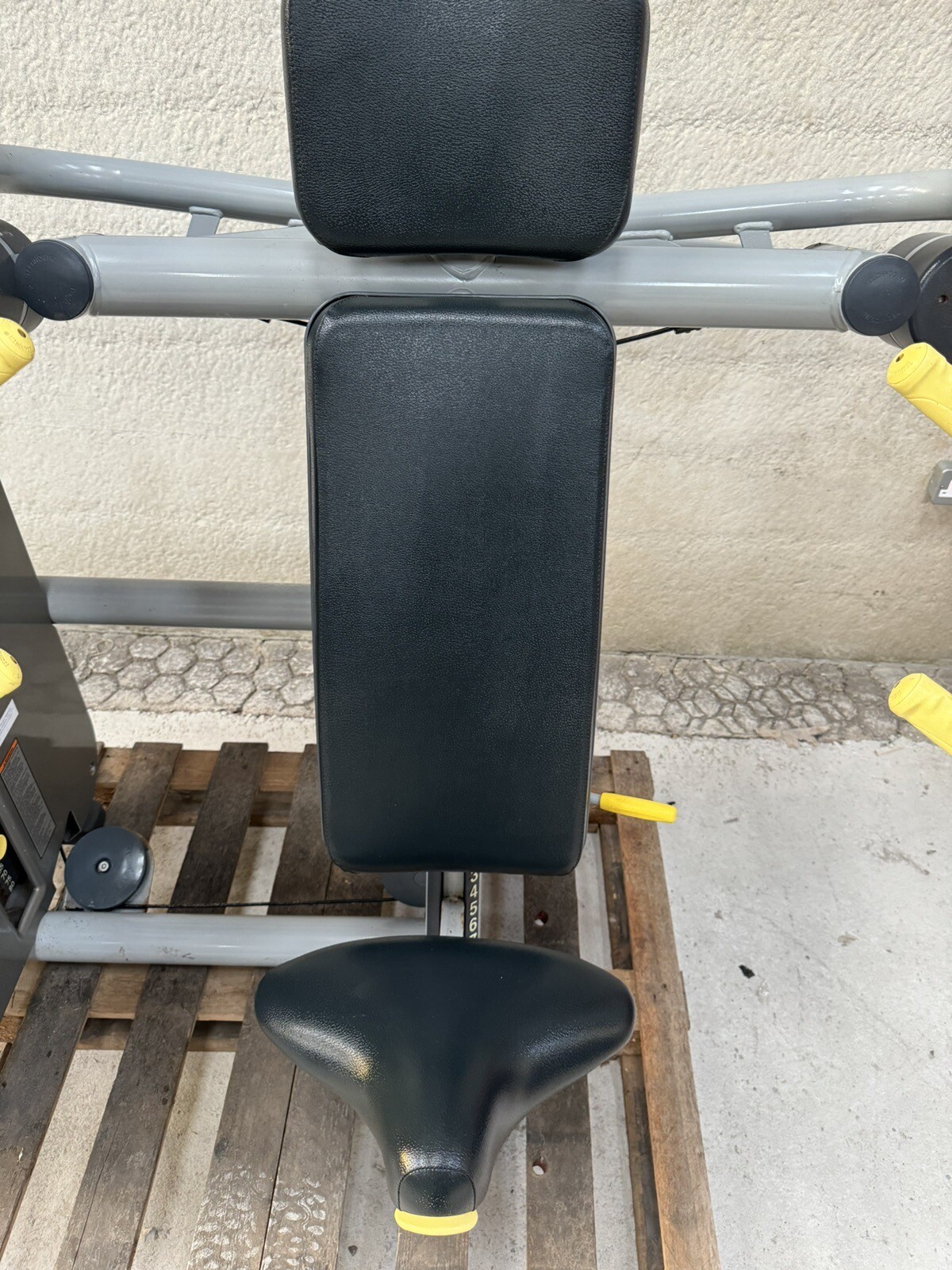 TechnoGym Element Shoulder Press Strength Machine. Commercial Gym