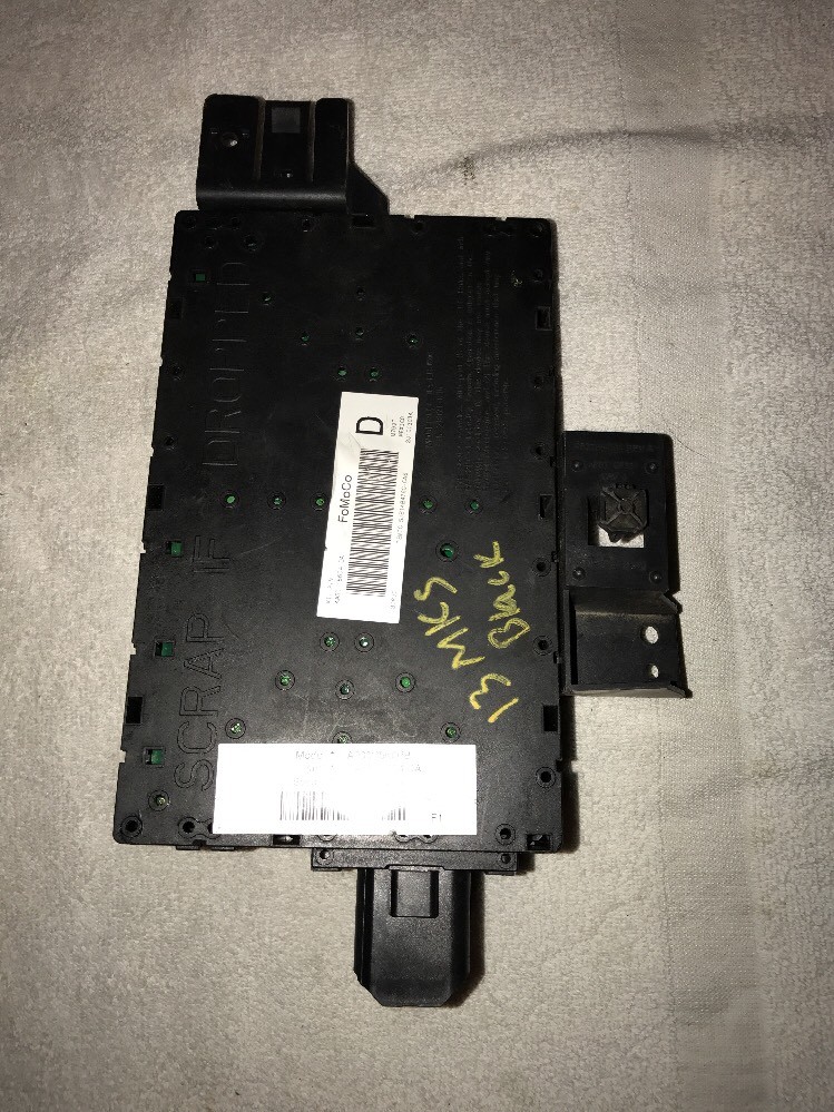 2010 2011 2012 Lincoln MKS Fuse Box In Left Kick Panel ; AA5T15604DA