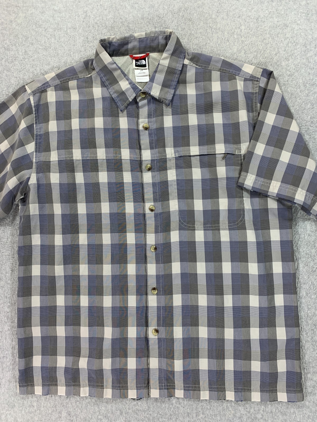 The North Face Modal Blend Short Sleeve Button Down Shirt (Men's Large) Gray