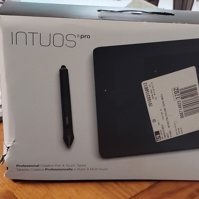 Wacom Intuos Pro Graphics Tablet Pen & Touch Wired PTH451 Professional Tablet