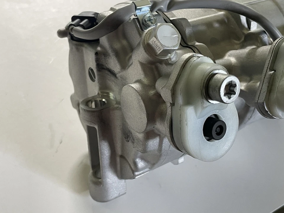 COMPRESOR AIRE ACONDICIONADO MERCEDES BENZ COMPRESOR A/C A0008301301 GENUINO... Foto 2 de 4