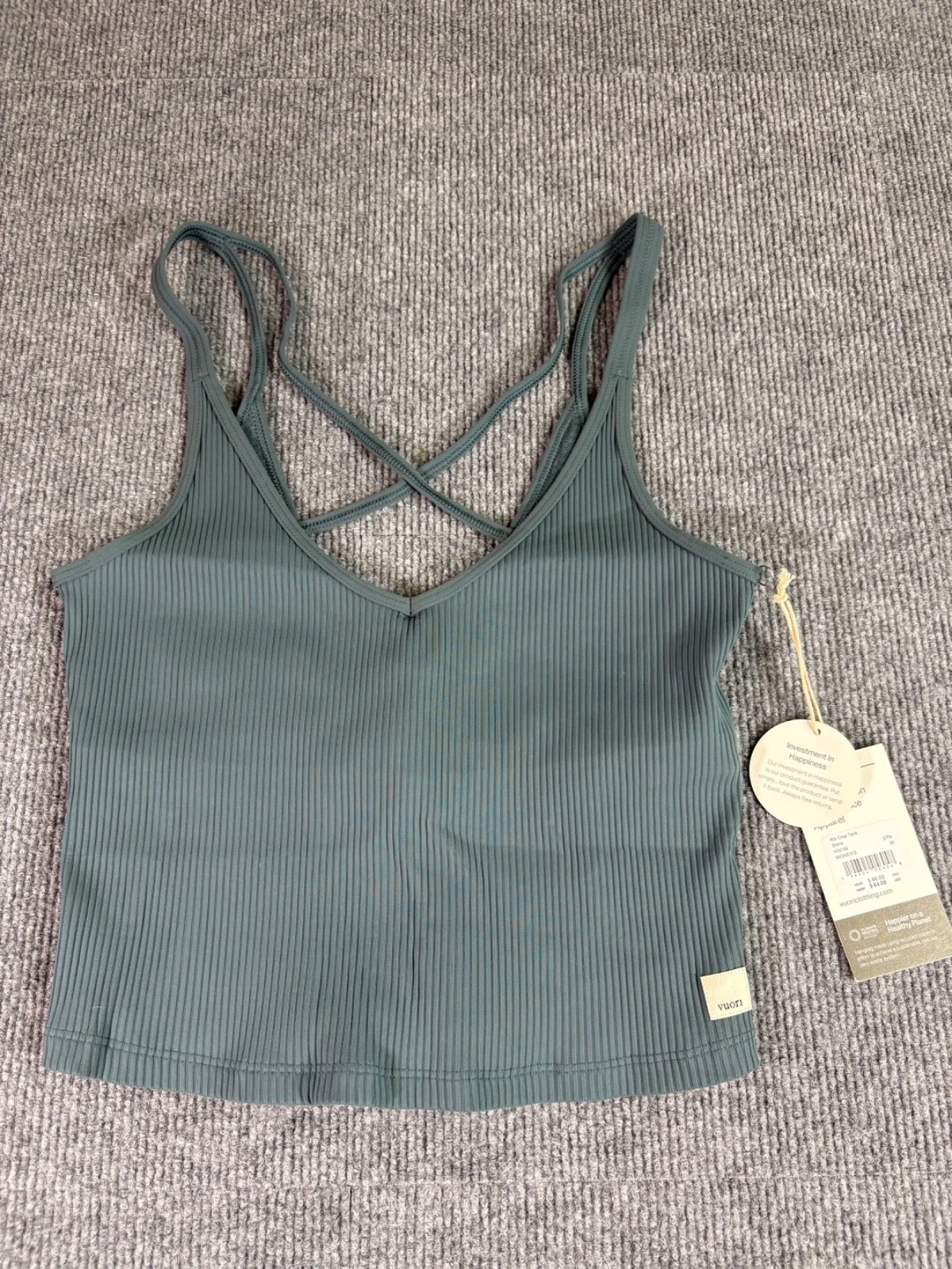 NWT! Vuori Rib Crop Tank Color Stone Yoga Athletic Size Medium VW189 NEW!
Opens in a new window or t