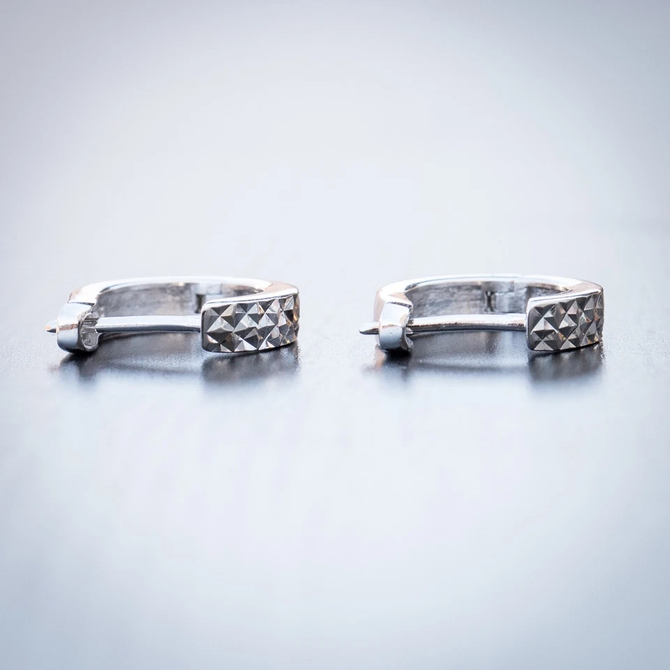 Aros de plata de ley 925 enchapados en oro blanco con corte de diamante para hombre Foto 3 de 4