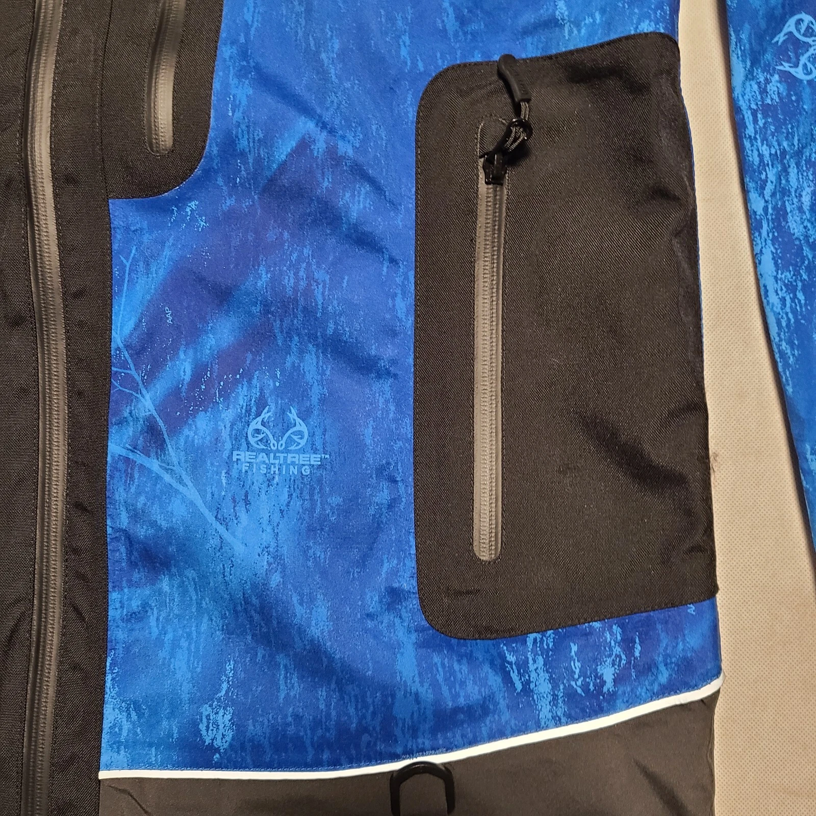Limited Edition Frogg Toggs Pilot PRO Jacket Sz M Realtree Fishing Dark Blue - product detail image 7